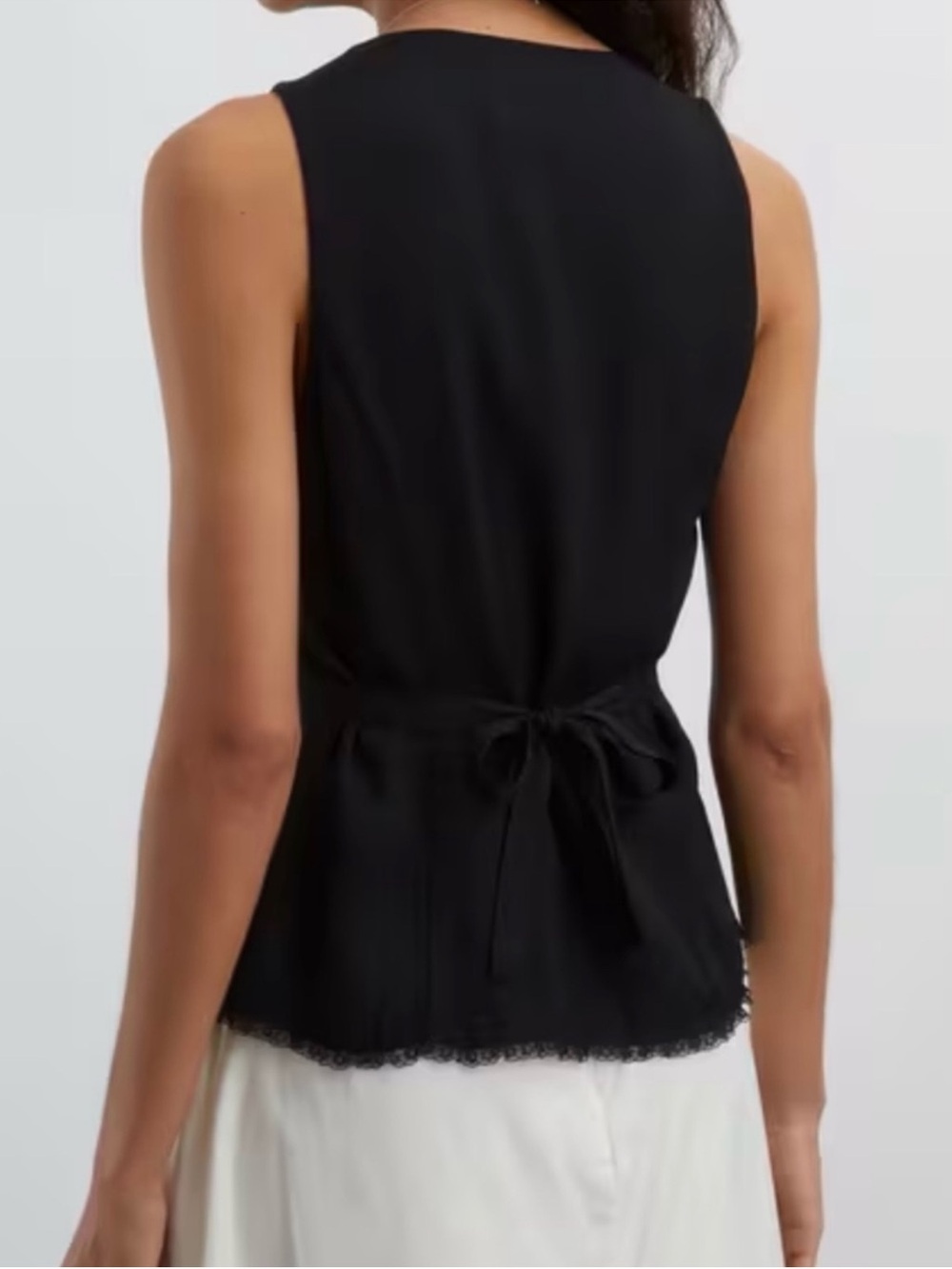 Reformation Skylar Lace Top Black Noir 16 - Picture 14 of 14